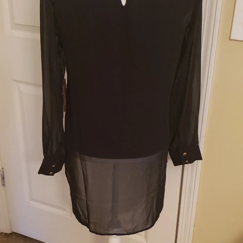 Vince Camuto Black V Neck top - Picture 6 of 9